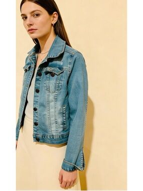 Light Blue Denim Jean Jacket. Size XS